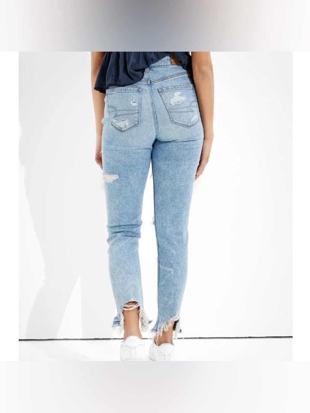 American Eagle Outfitters Mom Jeans High Rise Light Wash Distressed Women’s 4 - Picture 7 of 8